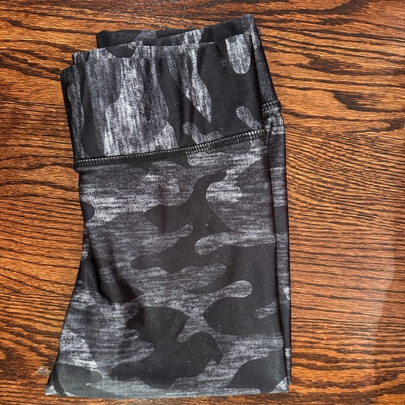 Terez high band leggings- 
Size Small 
Like new condition. - Picture 3 of 6